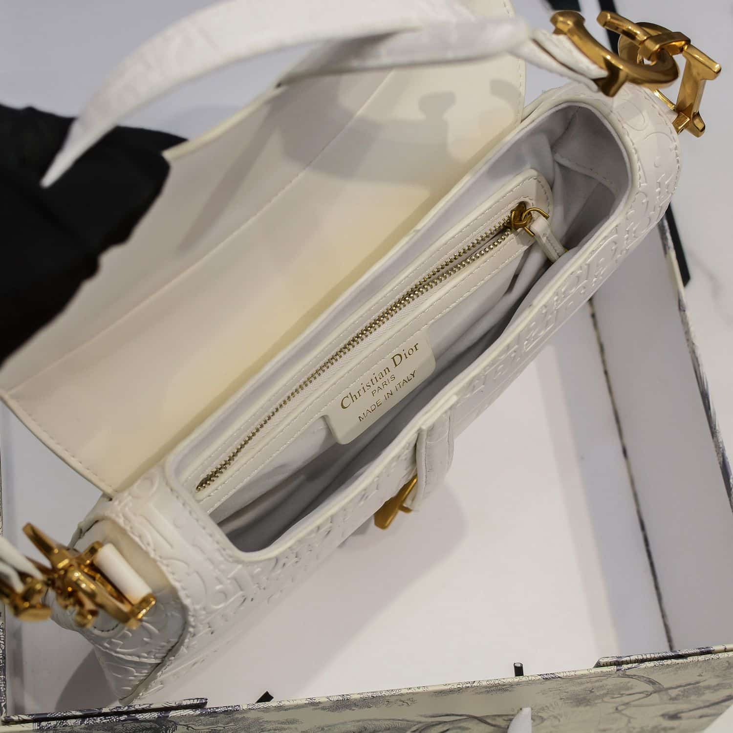 DIOR SADDLE OBLIQUE EMBOSSED WHITE - Image 2