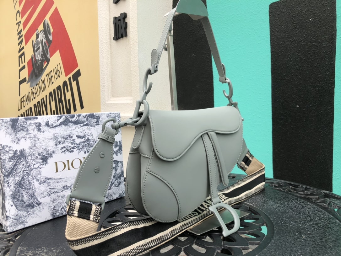 DIOR SADDLE ULTRA MATTE CALFSKIN GREY - Image 4