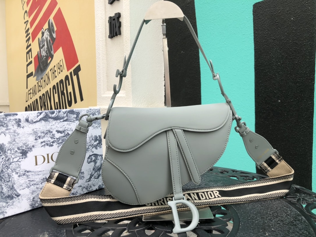 DIOR SADDLE ULTRA MATTE CALFSKIN GREY - Image 2