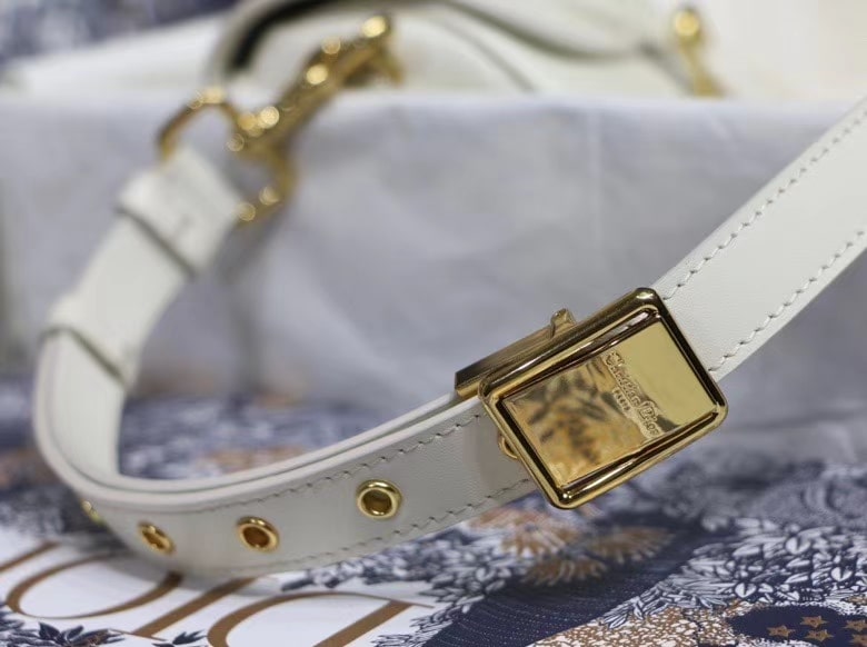 DIOR MEDIUM BOBBY LATTE BOX CALFSKIN 22CM M9319UMOL M030 - Image 5