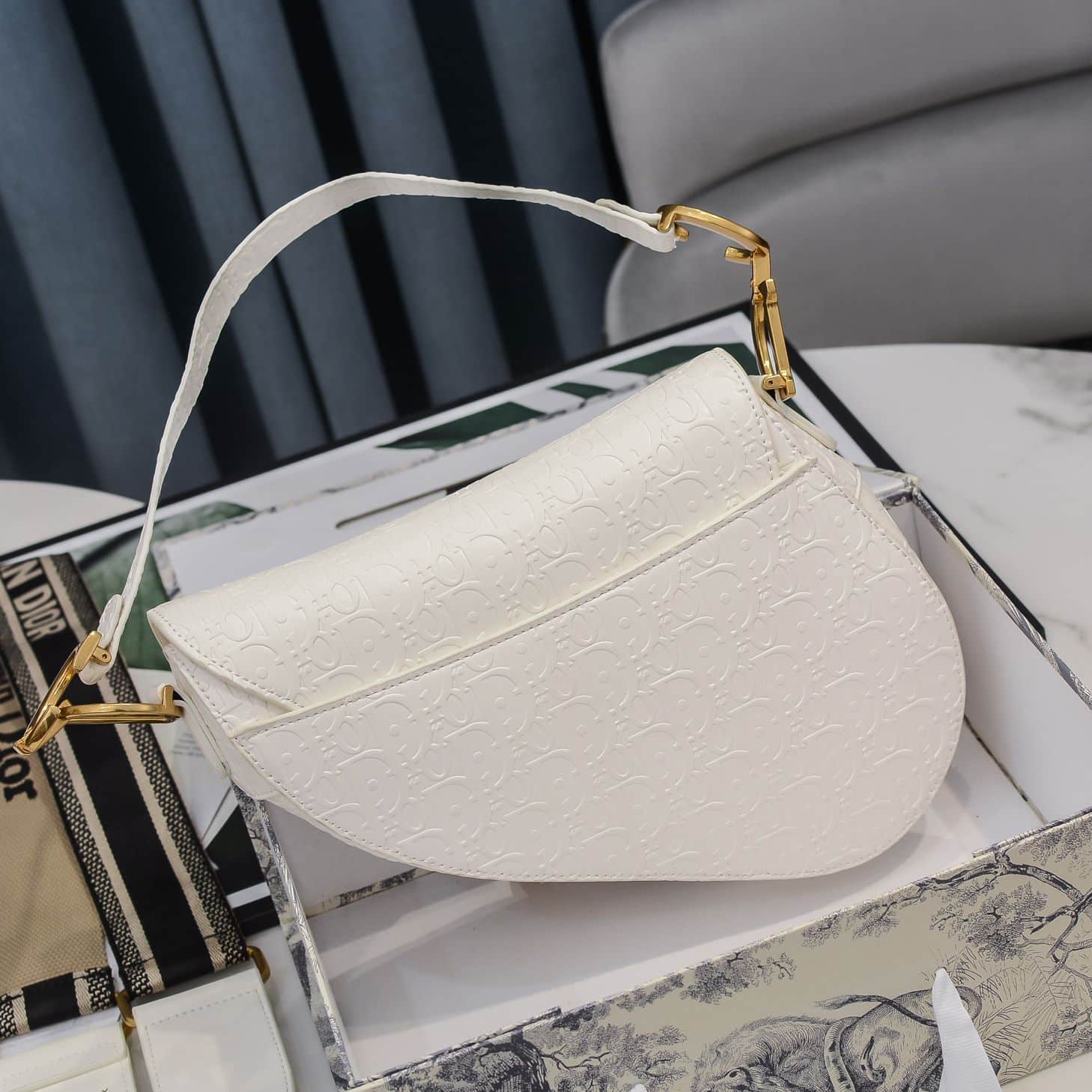 DIOR SADDLE OBLIQUE EMBOSSED WHITE - Image 9